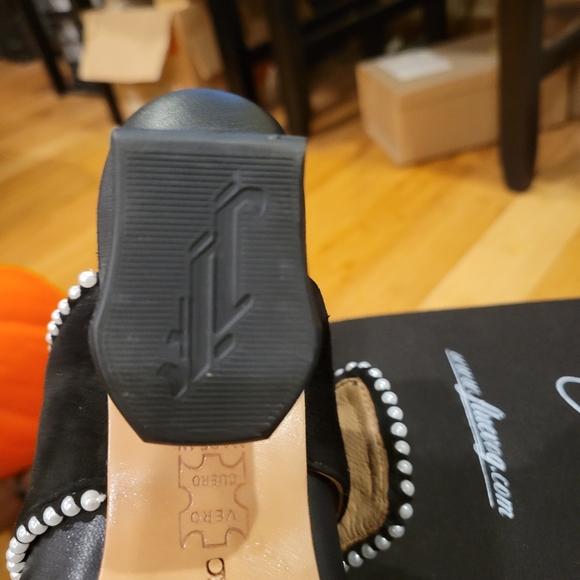 John Fluevog Classy Marin Size 6 - Picture 11 of 12